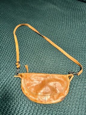EUC Latico Leathers Crosby Cognac shoulder/crossbody